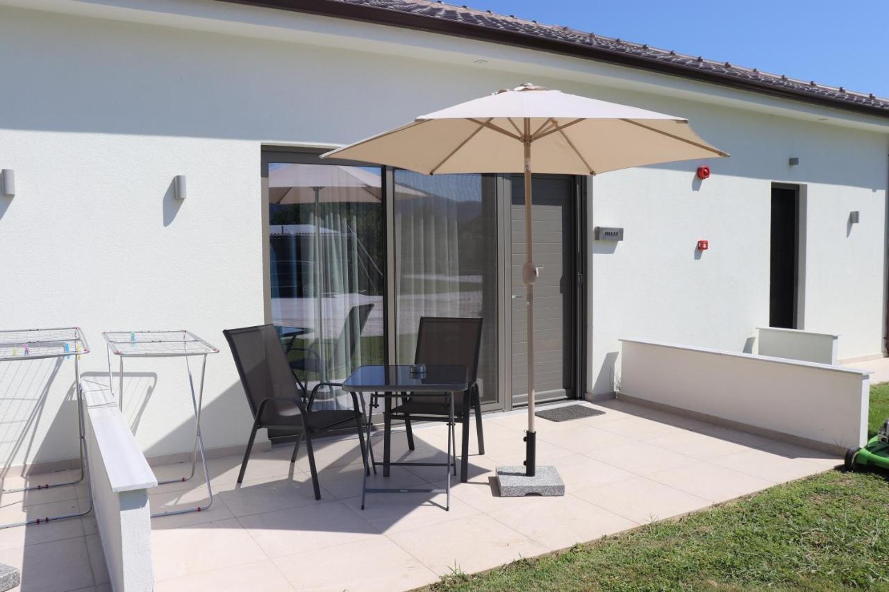 보우르보우로우 The Palms Novasithonia 아파트 외부 사진